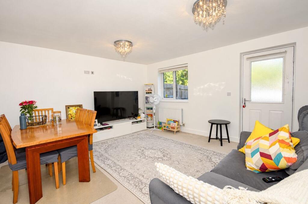 Ophelia Crescent, Cawston, Rugby, CV22 photo 2