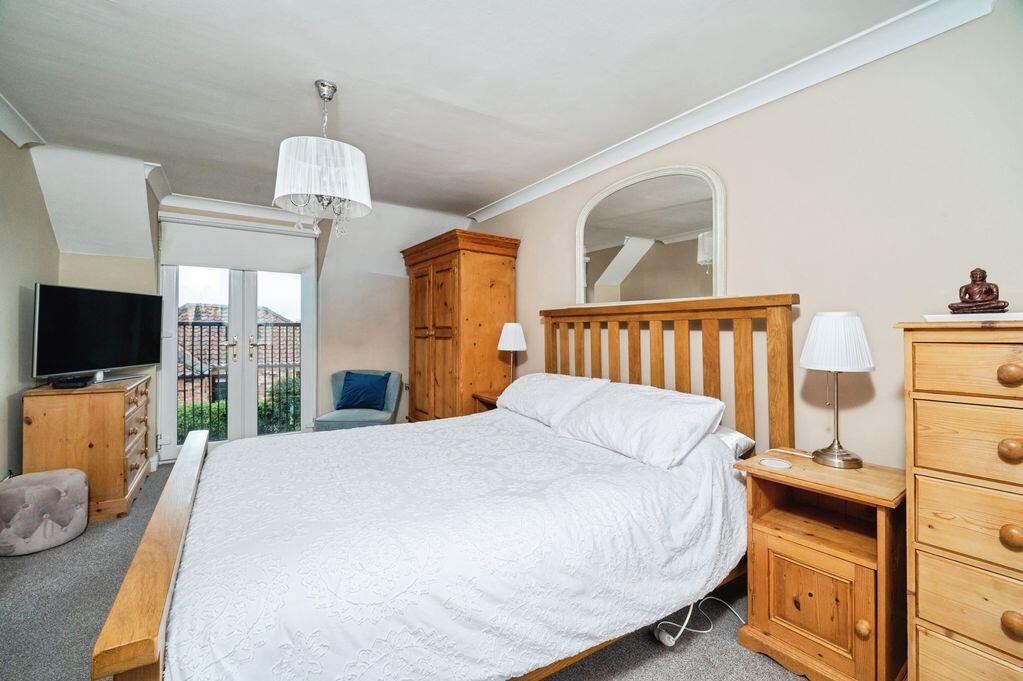 House in Cleethorpes, North East Lincolnshire - More