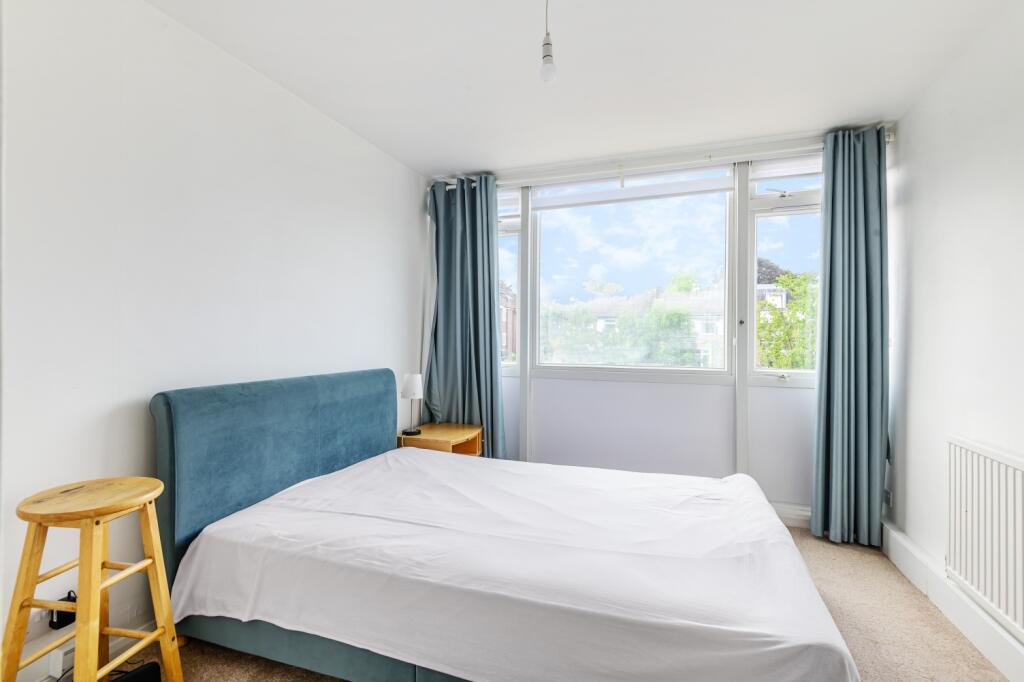 Apartment in Bromley - More