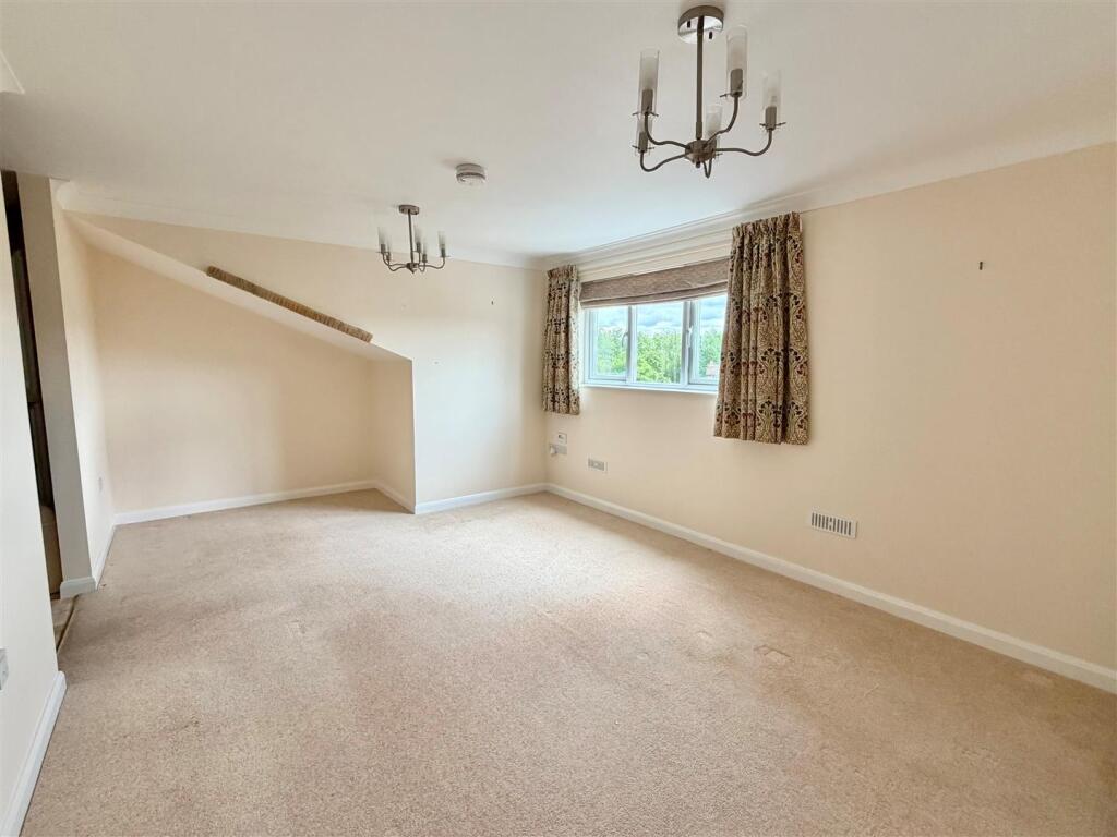 Apartment in Shrewsbury, Radbrook Green - View 4