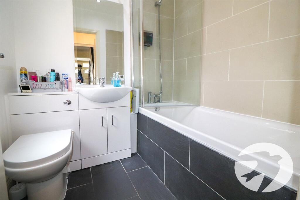 House in Dartford - View 5