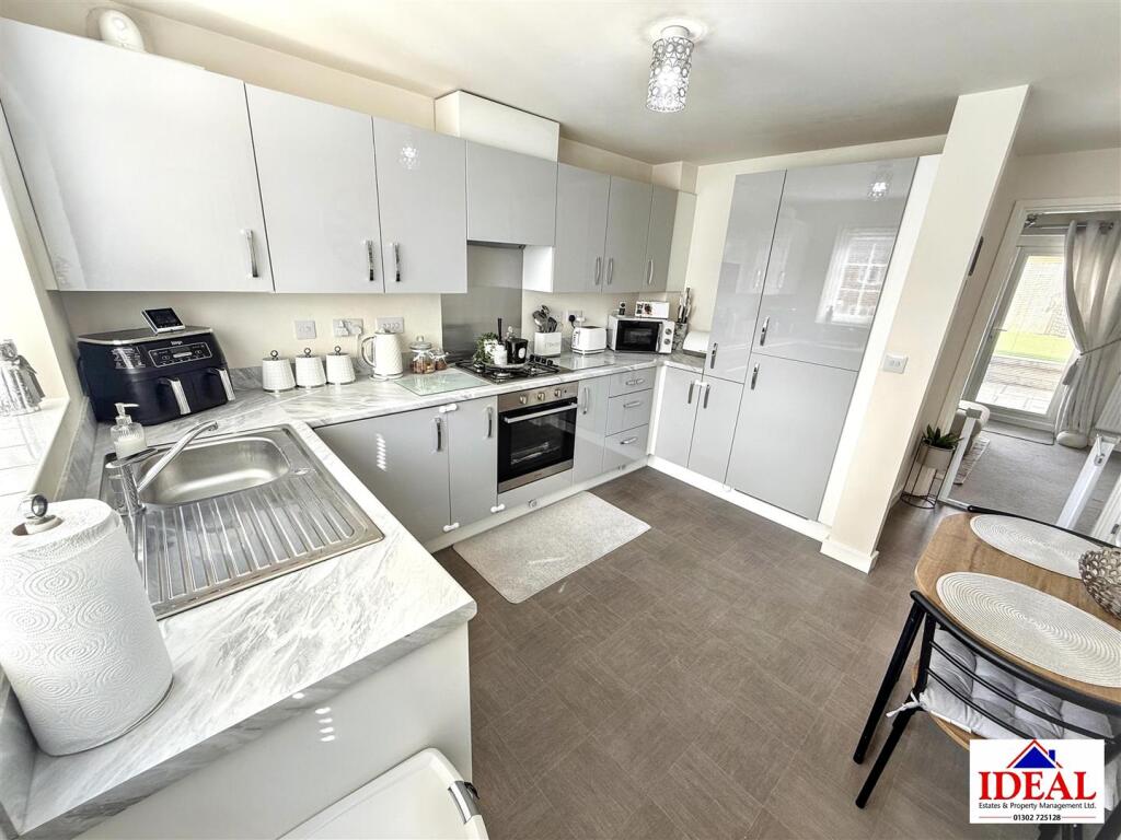 House in Doncaster, South Yorkshire - View 4