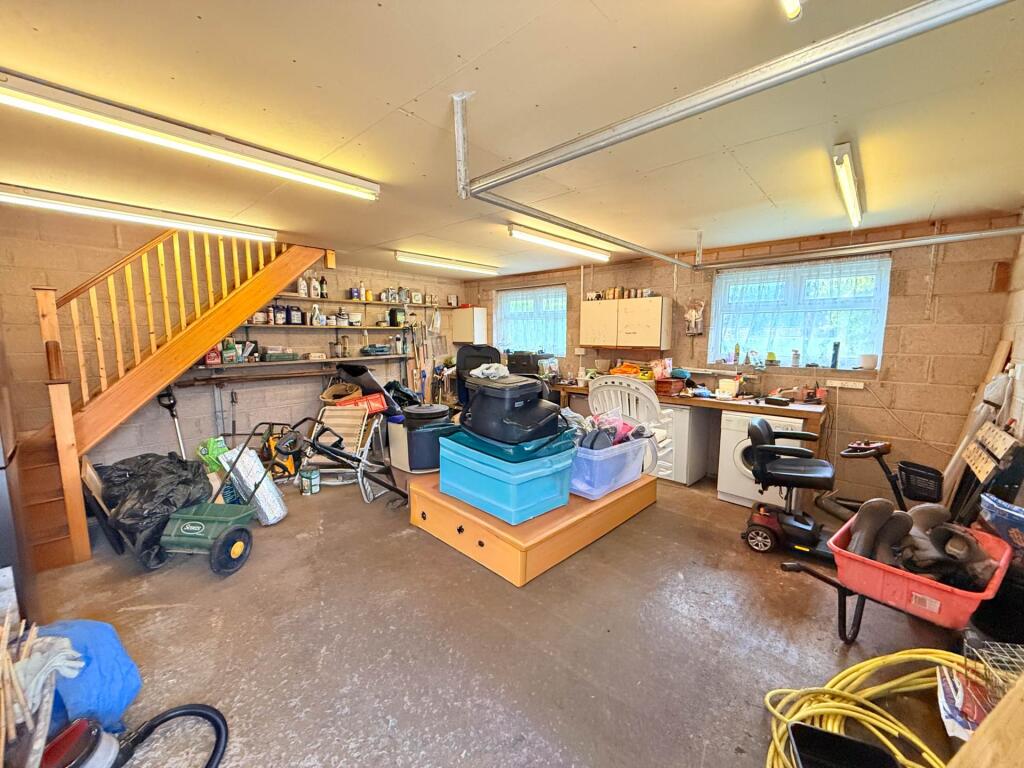 Additional image 18 of Lower Farm Lane, Corston