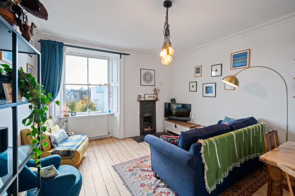 Main image of property: 37/12 Sandport Street, Shore, Edinburgh, EH6