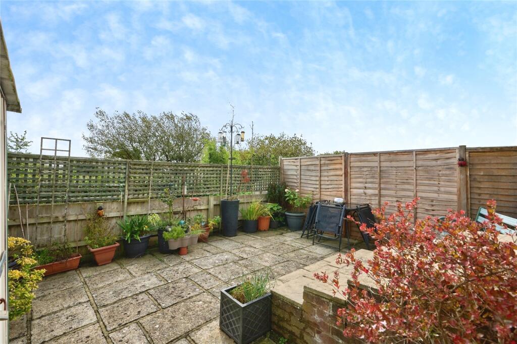 House in Sandown, Brading - More