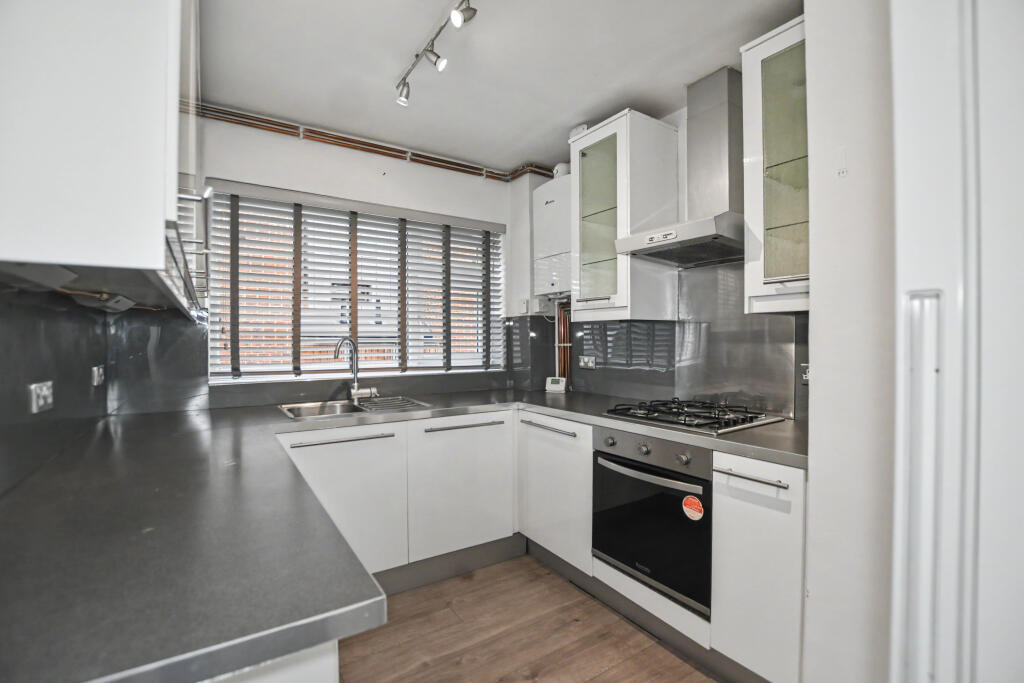 Apartment in London - View 5