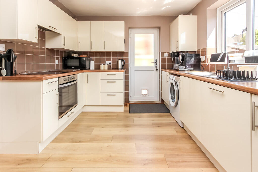 House in Northampton, Wellingborough - View 2