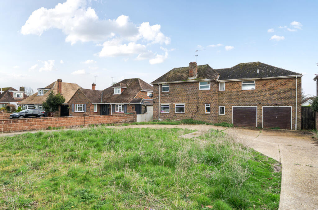 Main image of property: Grange Park, Ferring, Worthing, West Sussex, BN12