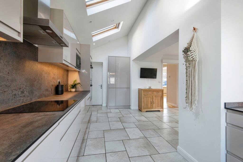 Shakespeare Drive, Upper Caldecote, Biggleswade, Bedfordshire, SG18 photo 4