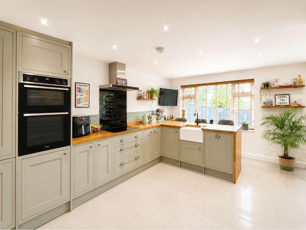 Laburnum Grove, Burntwood, WS7 4RE photo 2