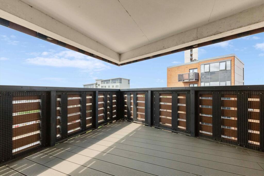 Apartment in London - More