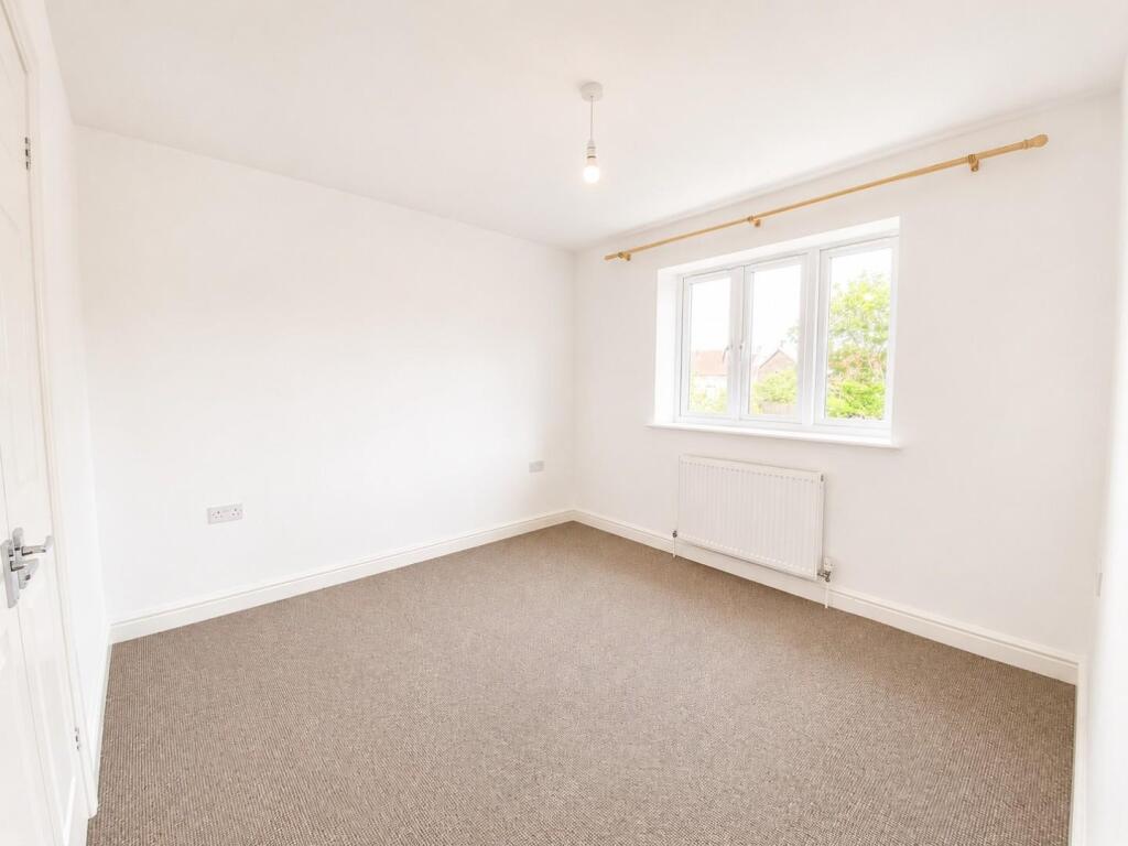 House in Swindon, Melksham - More