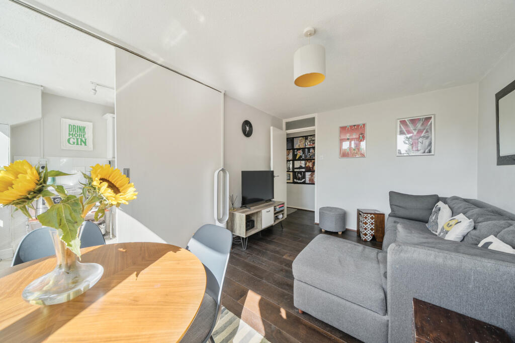 Apartment in London - View 5
