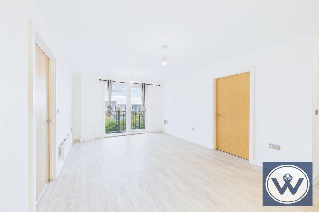 Main image of property: Middlewood Plaza, M5