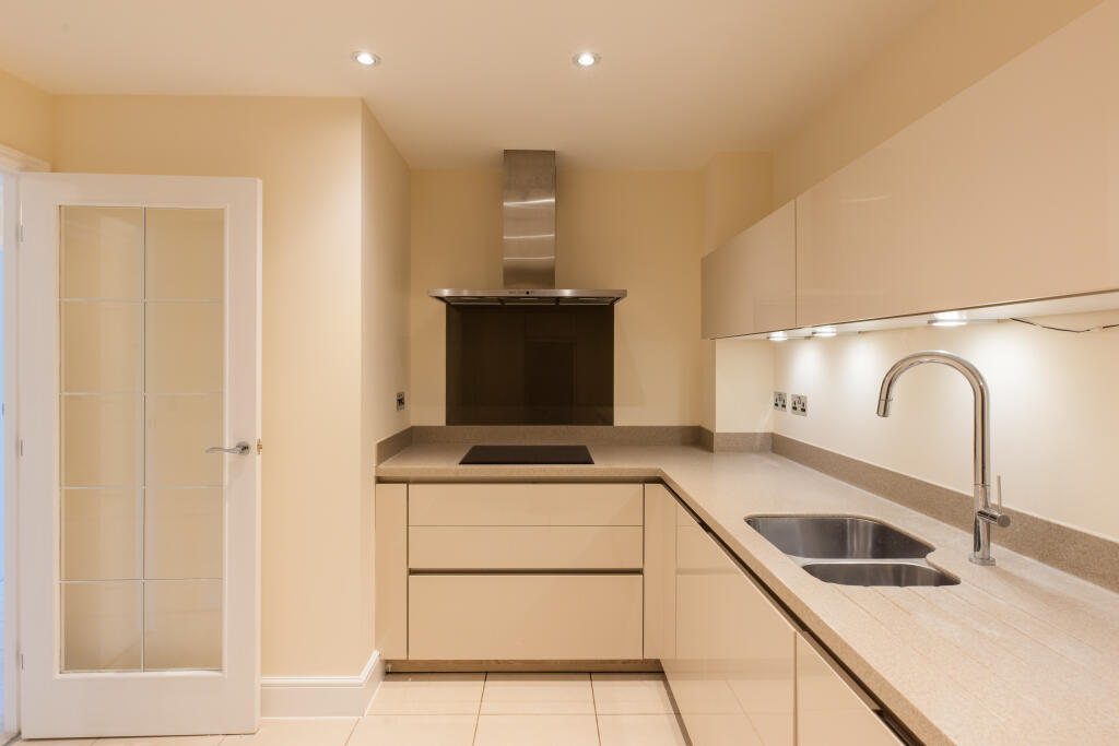 Templeton Road, RG17 - View 5