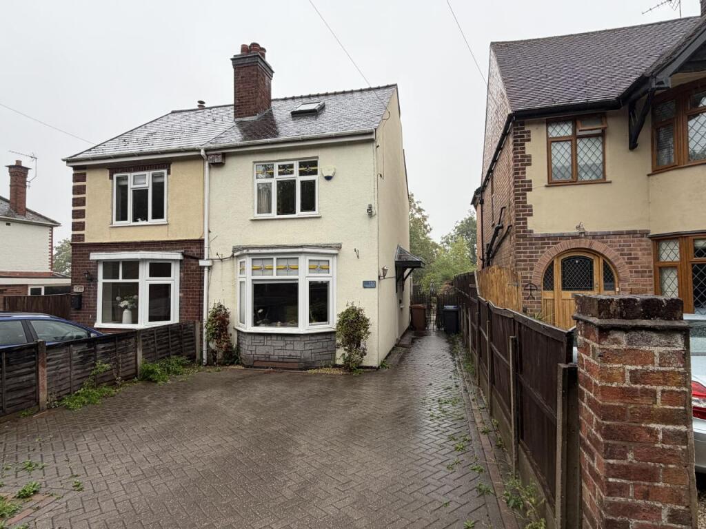 3-bed semi-detached on 132, Hinckley Road, Burbage, £230,000