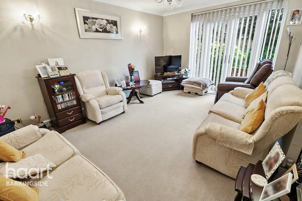 3-bed house on Sunnymede Drive, Barkingside, £600,000