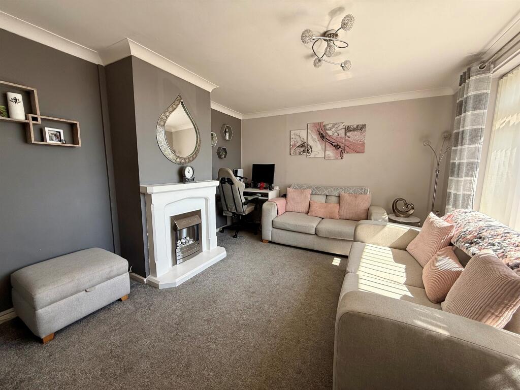 House in Barry, Merthyr Dyfan - View 4