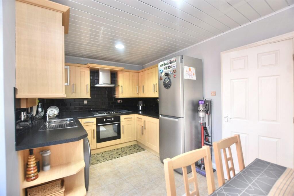 St James Court, Shear Brow, Blackburn, BB1 photo 4