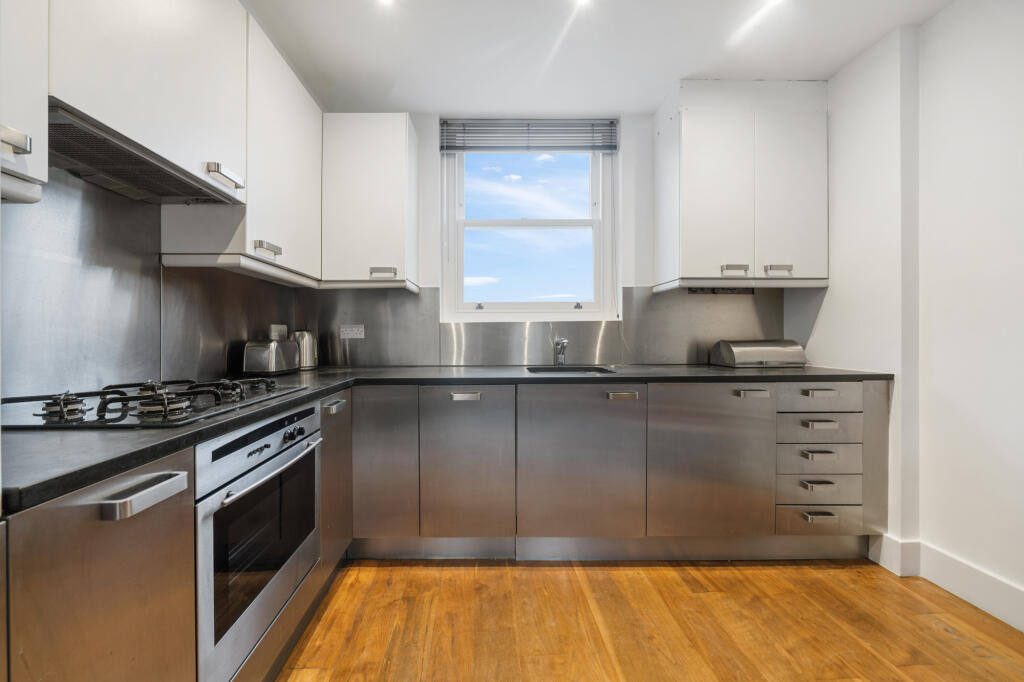 Apartment in London - View 5