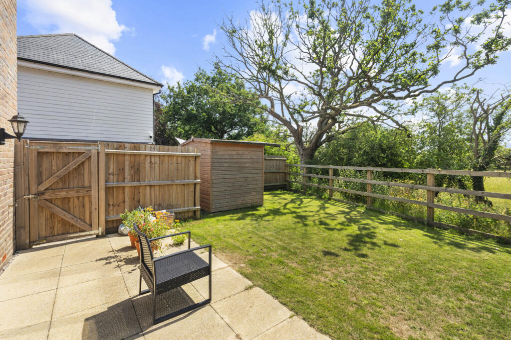 House in Uttlesford, Felsted - View 4