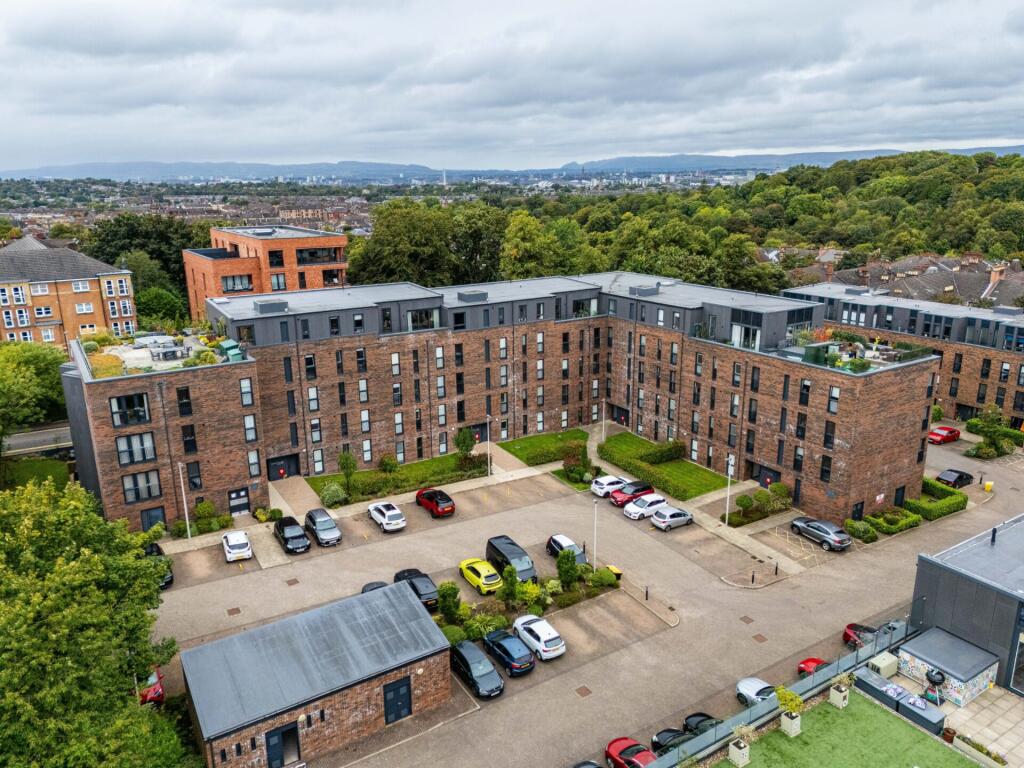 Main image of property: Flat 4, 8 Mansionhouse Court, Langside, G41 3DE