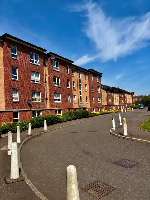 Main image of property: 15 Springfield Gardens, Glasgow, Lanarkshire, G31