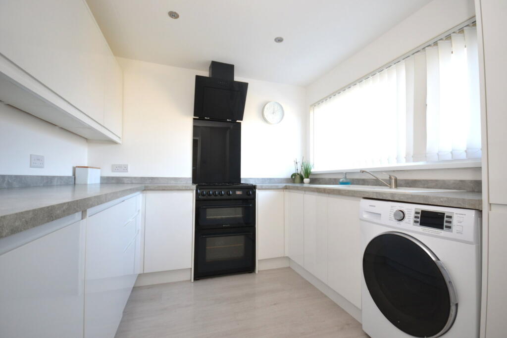 Hastings Close, Bognor Regis, PO21 5PW photo 3