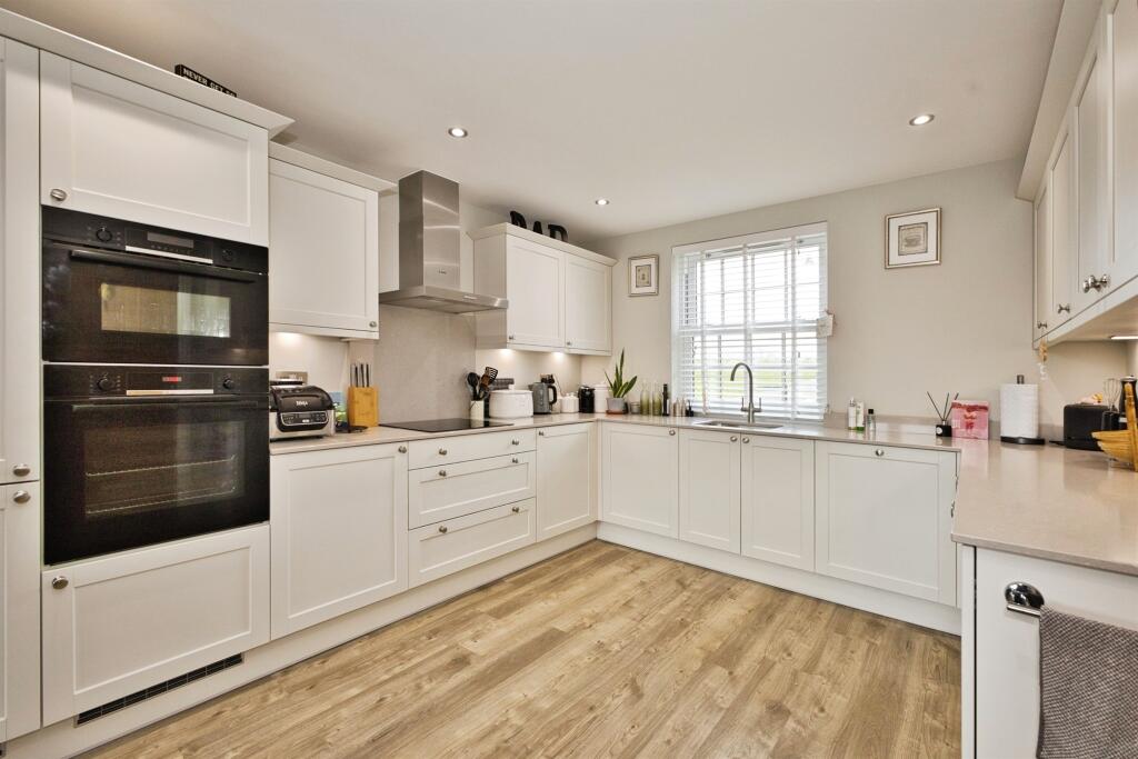 Additional image 2 of Southern Way, YEOVIL