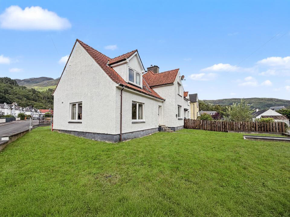 House in Kinlochleven, Kinlochbeg, Highland - More