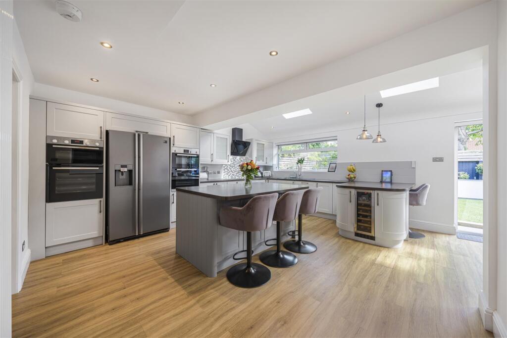 Snabwood Close, Little Neston, Neston photo 4