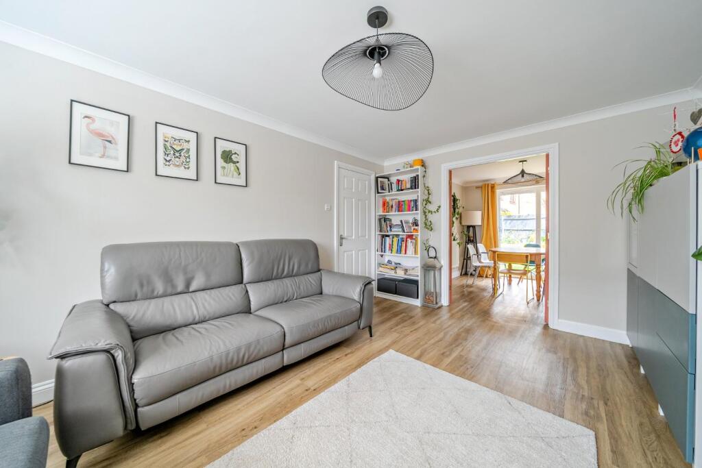 House in Clanfield - View 2
