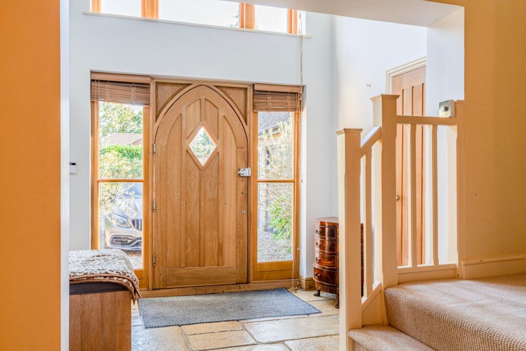 House in Woking, Surrey - View 5