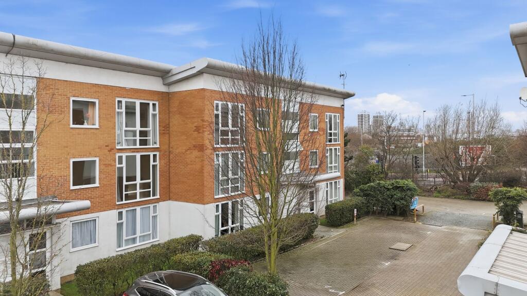 Main image of property: Felixstowe Court, London, E16