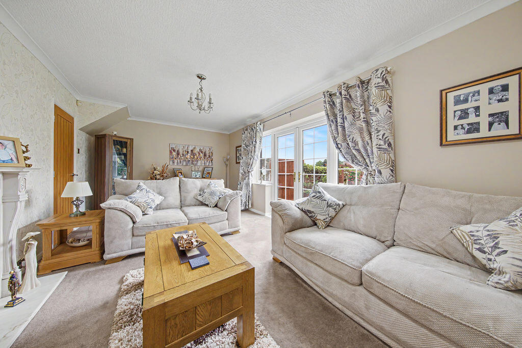 House in Chesterfield, Derbyshire - View 3