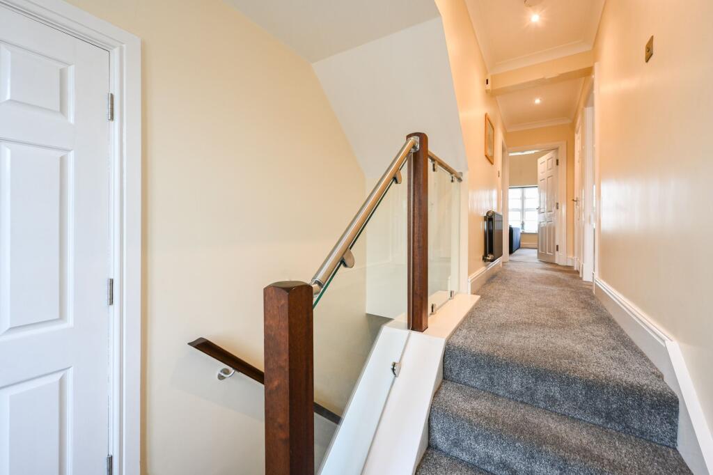 Apartment in Sefton, Liverpool City Region - View 5