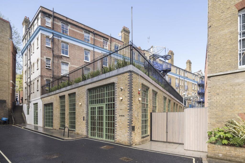 Main image of property: 22 Vine Hill, Farringdon, London, EC1R 5DZ