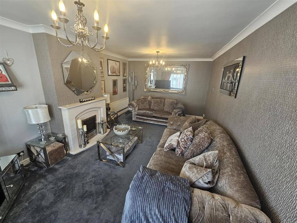 House in Cardiff, Caerau - View 2