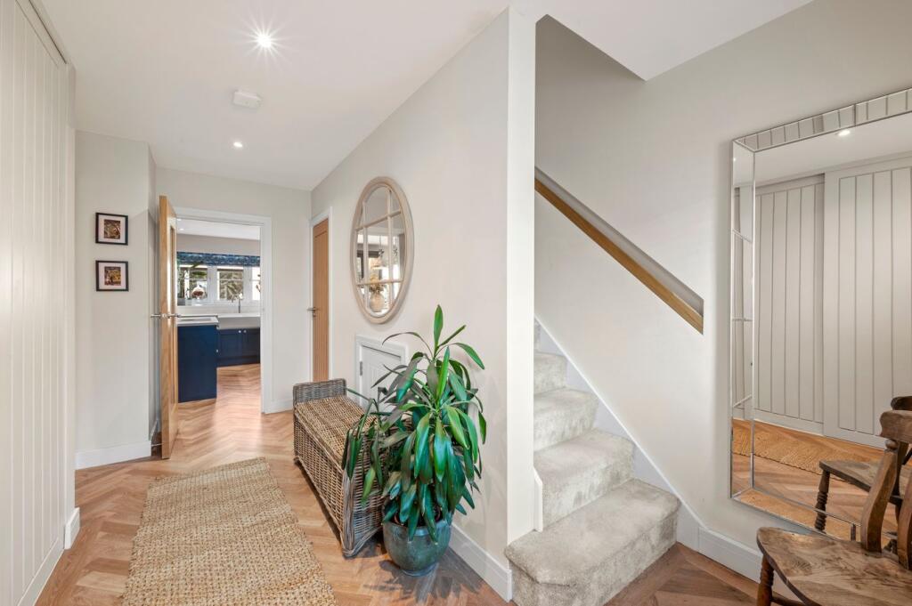 House in Elmbridge, Surrey - More