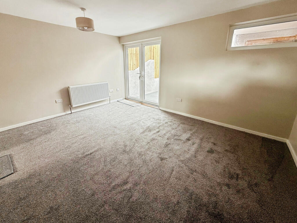 Blackmore Crescent, Plymouth, PL6 photo 4