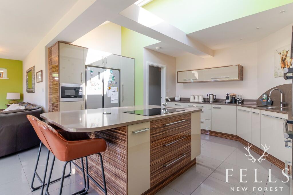 Hightown Road, Ringwood, BH24 photo 4