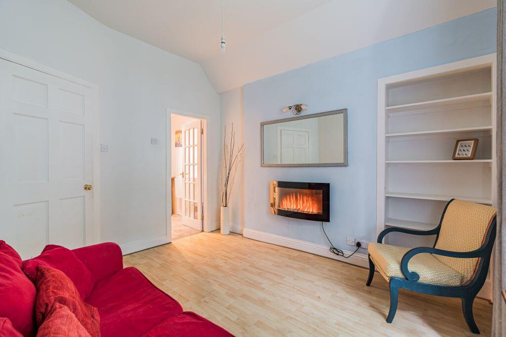 Apartment in Edinburgh - View 2