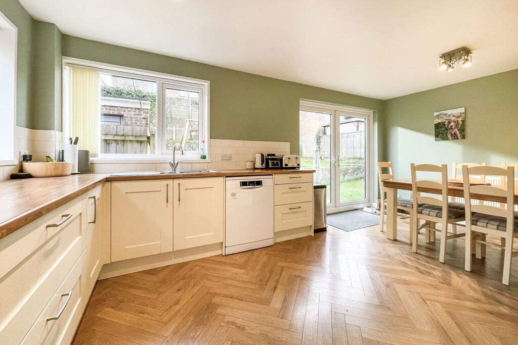Sherborne Close, Elburton, Plymstock, Devon, PL9 8UU photo 3