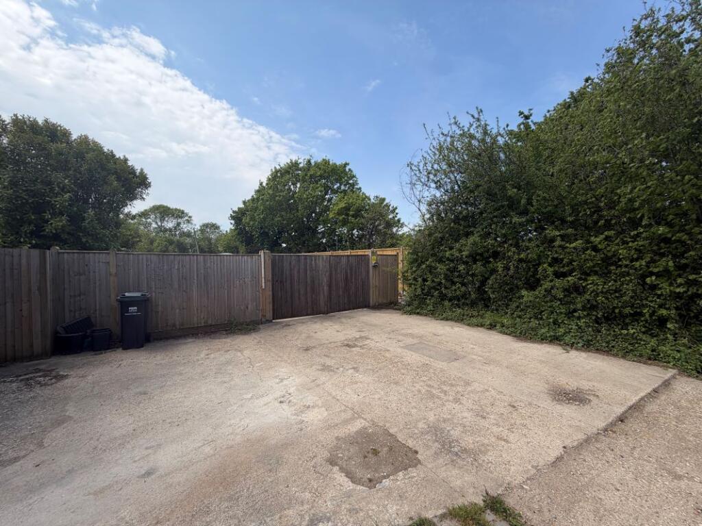 Land West and North of Greystone Avenue, Loats Lane, Bersted, West Sussex, PO21 5EA - View 5