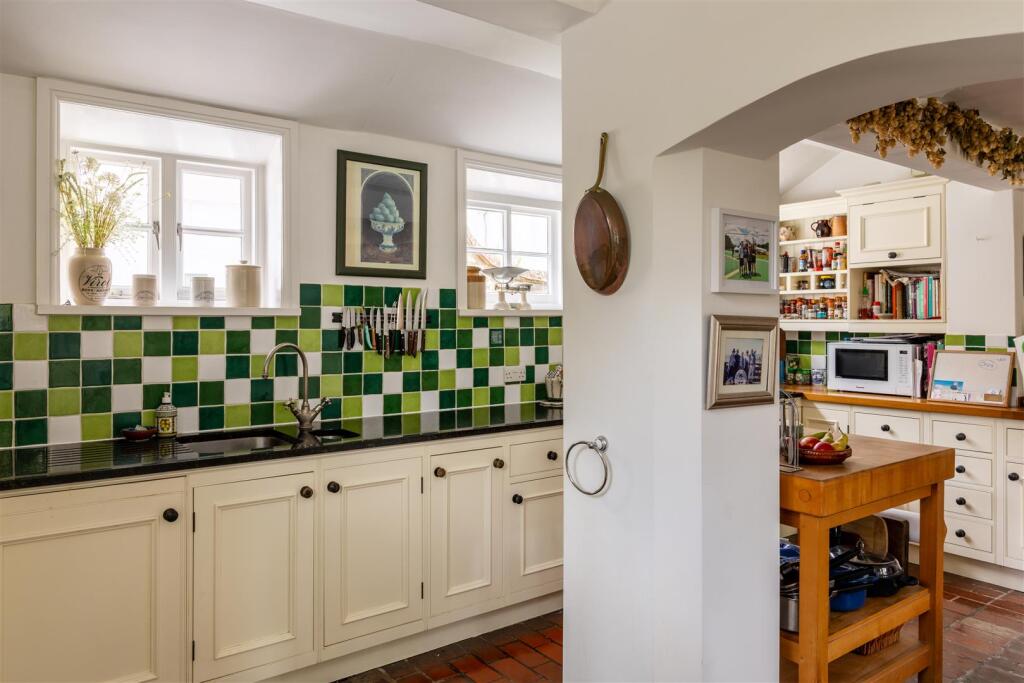 House in Reigate and Banstead, Surrey - View 5
