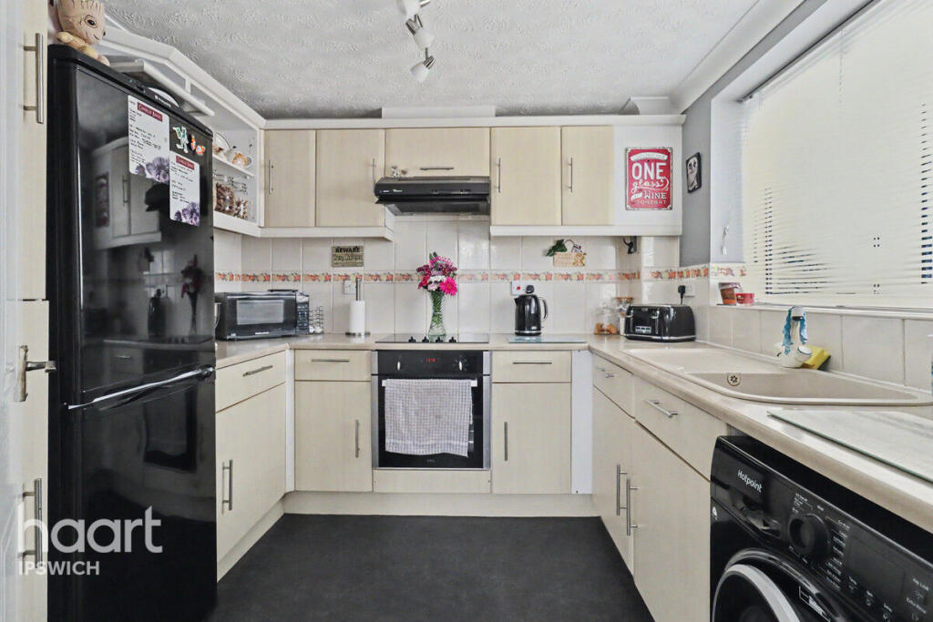 House in Ipswich - View 4