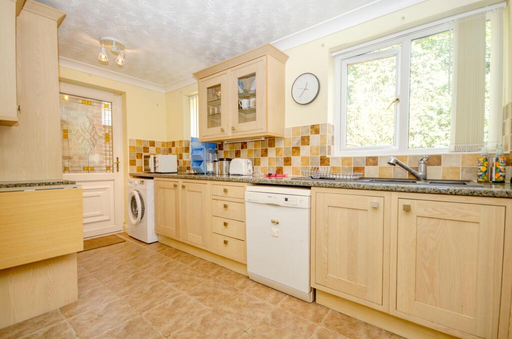 House in Southampton - More