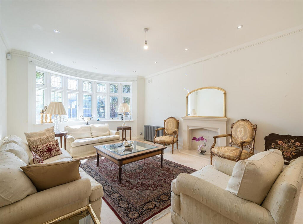 House in London, Willesden Green, Dollis Hill - View 3