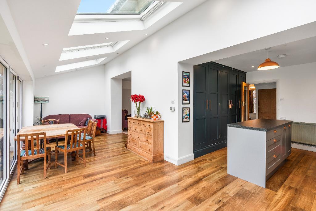 30 Hartfield Road photo 2