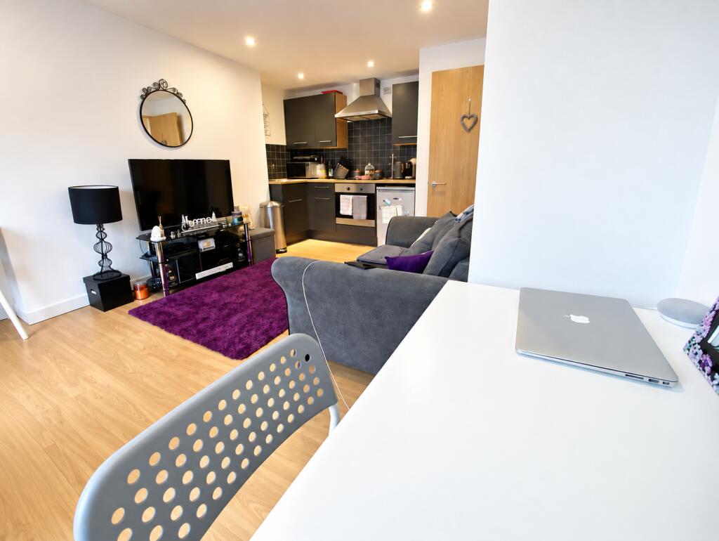 Apartment in Sheffield, Banner Cross, Greystones - View 4